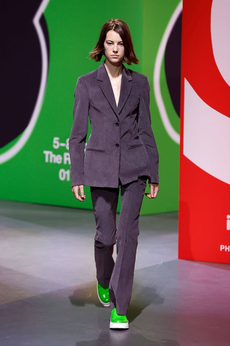 Nỗi ám ảnh quá khứ trong show thời trang đậm chất triết chung của JWAnderson - 9