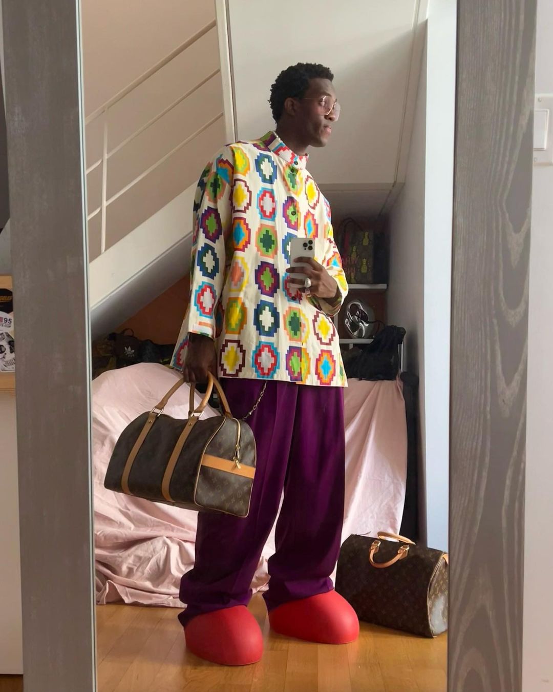 Đôi bốt đỏ kỳ quặc, lấy cảm hứng từ phim hoạt hình đang là hot trend - 5