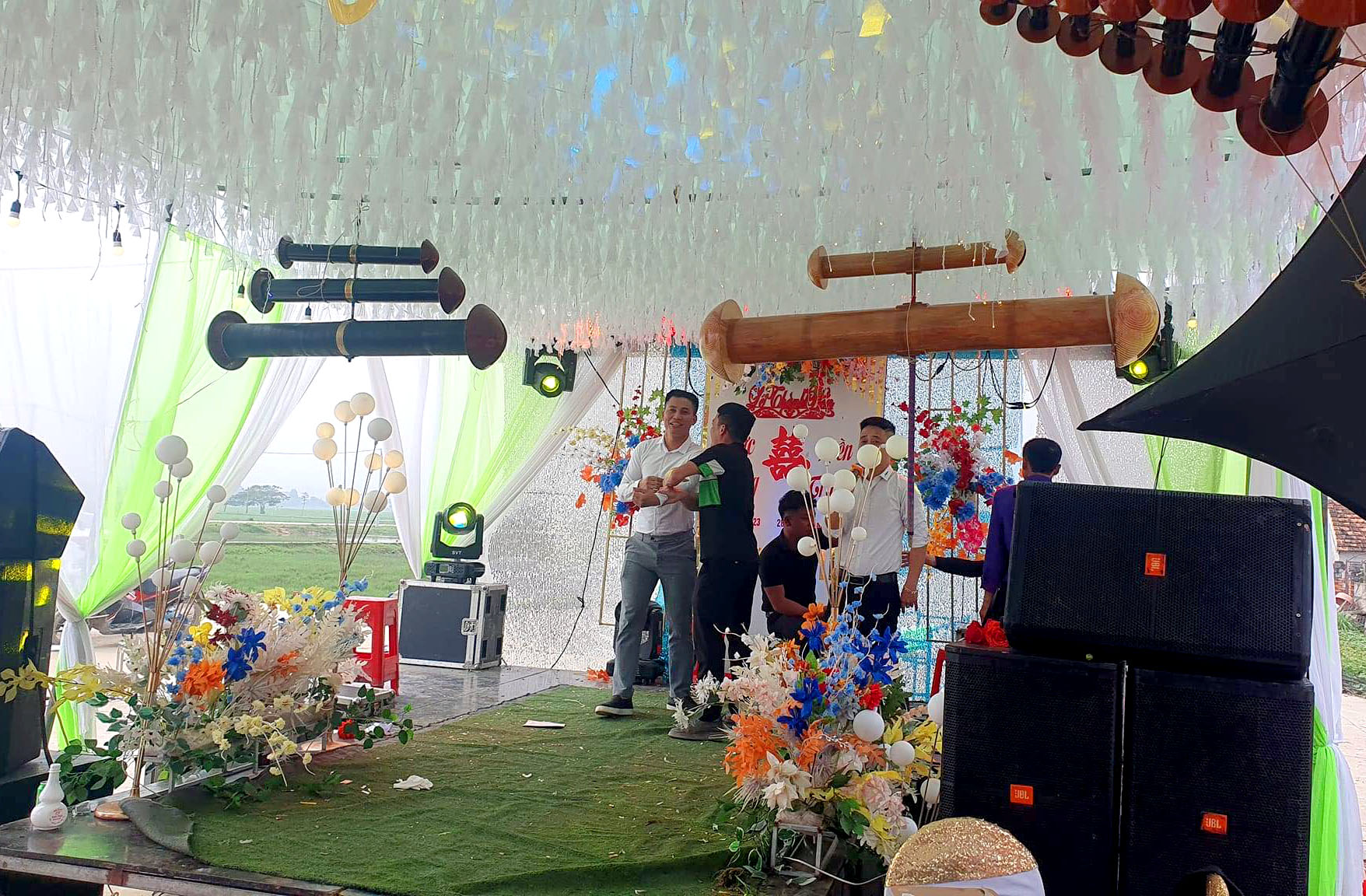 Độc, lạ ở Nghệ An: Đến đám cưới mà ngỡ đến nhầm triển lãm diều sáo - 4