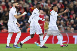 Liverpool đại bại trước Real Madrid: Báo Anh choáng nặng, ngả mũ với Benzema