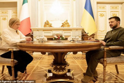 Thế giới - Bức ảnh hé lộ căng thẳng trong cuộc gặp giữa nữ Thủ tướng Italia và ông Zelensky