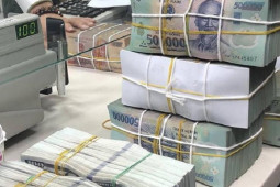 Kinh doanh - Ngân hàng liên tục mạnh tay điều chỉnh lãi tiết kiệm, mức lãi cao nhất hiện nay là bao nhiêu?