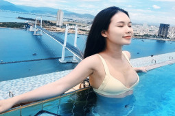 Phim - "Cô y tá xã", nữ điều dưỡng xinh đẹp trên màn ảnh ngoài đời "hút mọi ánh nhìn"