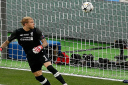 Bóng đá - HLV Newcastle chấp nhận Nick Pope bị treo giò, tin Karius sẽ "khóa van" MU đoạt League Cup