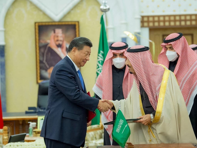 Quốc vương Salman đã ký "hiệp định đối tác chiến lược toàn diện" với Chủ tịch Tập Cận Bình. Ảnh: Reuters