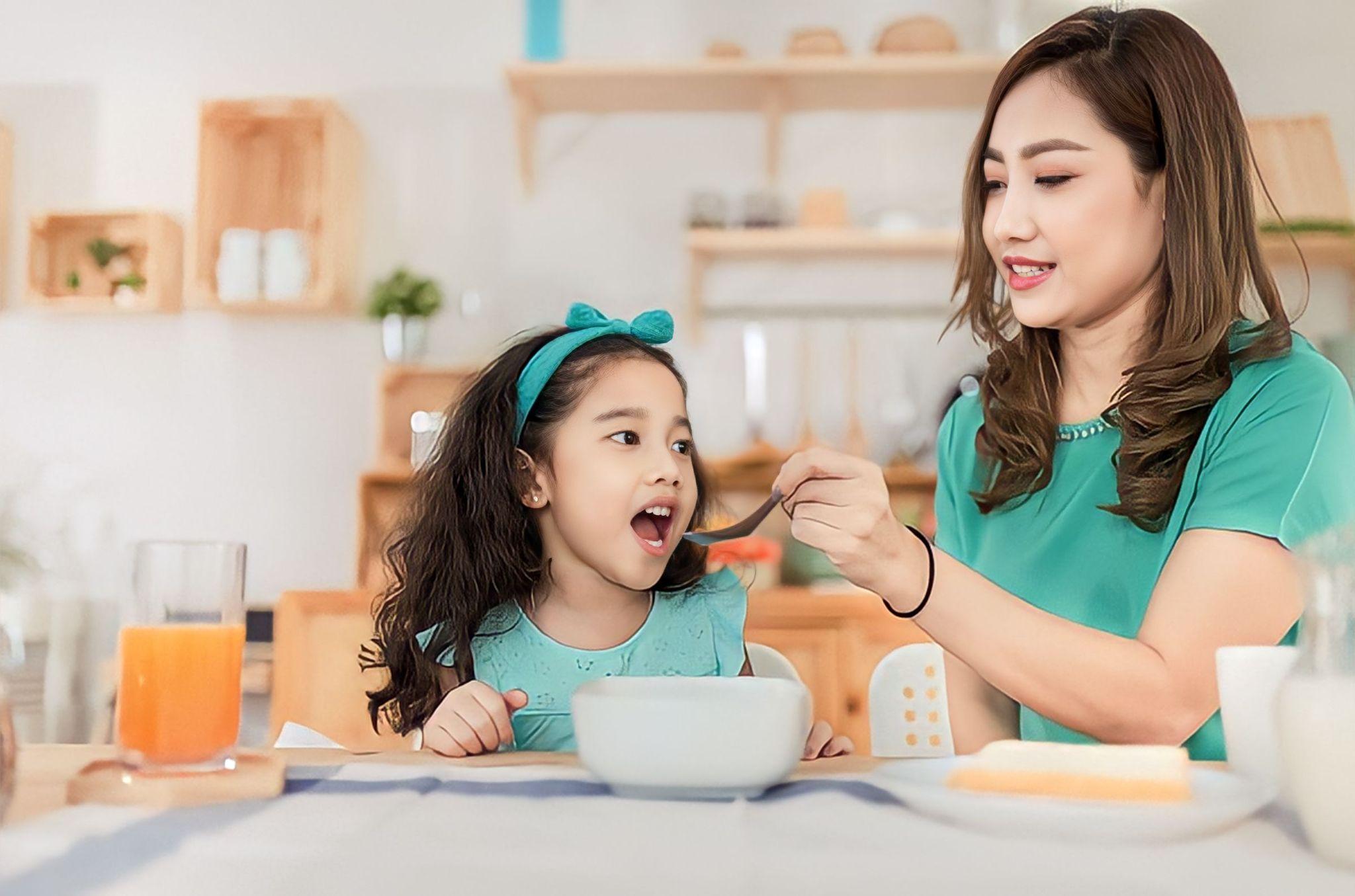 Bé lười ăn, chậm tăng cân không còn là nỗi lo của mẹ