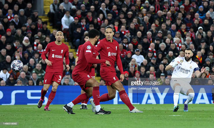 Liverpool đại bại trước Real Madrid: Báo Anh choáng nặng, ngả mũ với Benzema - 1