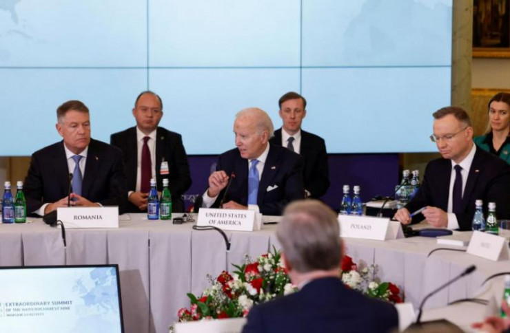 Tổng thống Mỹ Joe Biden phát biểu tại&nbsp;Hội nghị thượng đỉnh NATO Bucharest Nine (B9). Ảnh: Reuters
