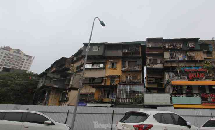 Cuộc sống người dân trong những tòa nhà chung cư ''chống nạng'' giữa Hà Nội - 4