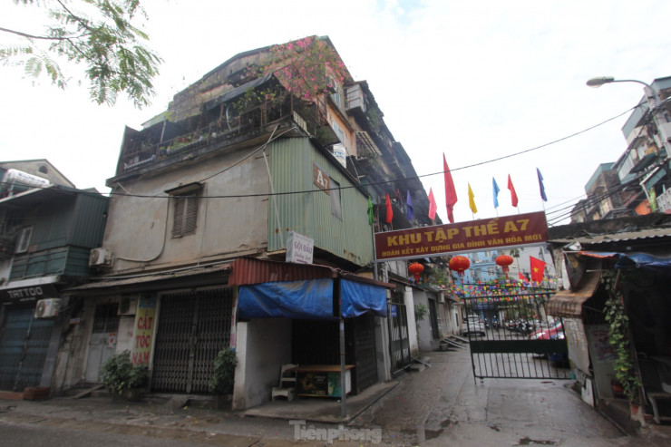 Cuộc sống người dân trong những tòa nhà chung cư ''chống nạng'' giữa Hà Nội - 10