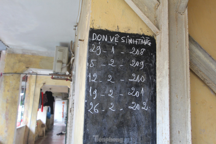 Cuộc sống người dân trong những tòa nhà chung cư ''chống nạng'' giữa Hà Nội - 11