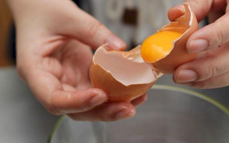 Trứng gà: Giá trị khác nhau của lòng trắng và lòng đỏ, các cách tách lòng đỏ trứng gà nhanh và đẹp nhất - 6