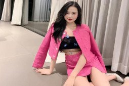 Bạn trẻ - Cuộc sống - Cô giáo dạy Văn lớp người ta: Dáng đẹp như mẫu, mặt xinh như hoa