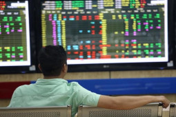 Kinh doanh - Lướt sóng “bắt đáy” chứng khoán: Loạt nhà đầu tư sốc nặng nhìn thị trường “quay xe”