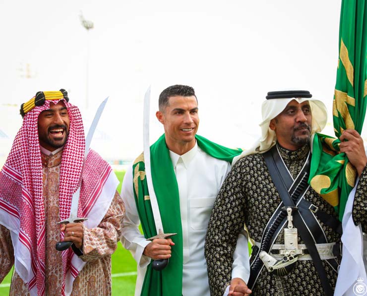 Ronaldo tham dự ngày lễ trọng đại của Saudi Arabia