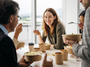 Biết những cách ứng xử trên bàn ăn này khi tới Thụy Sĩ, bạn sẽ được đánh giá cao