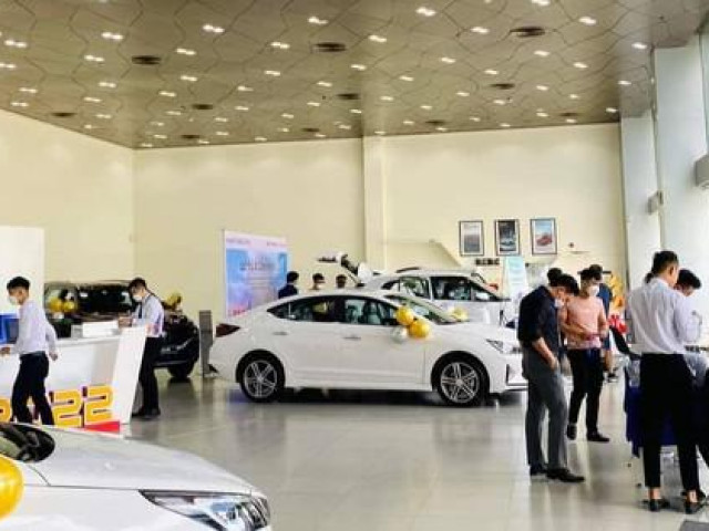 Tin tức ô tô - Xe ô tô giảm giá và phí hơn 100 triệu đồng, thị trường ảm đạm