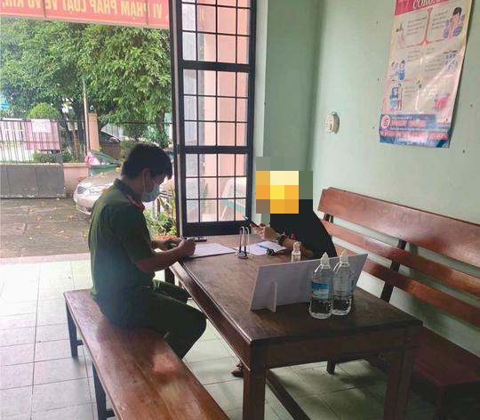 Công an làm việc với bà L.