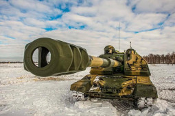 Media - Pháo tự hành Nga bắn đạn dẫn đường bằng GPS, diệt mục tiêu cách 43 km