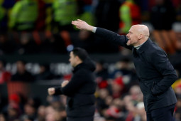 Bóng đá - Ten Hag cao tay giúp MU hạ Barcelona: Khóa chặt De Jong, Xavi phải "bó tay"