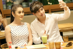 Lâm Khánh Chi tung ảnh bên Hồ Quang Hiếu, lộ mối quan hệ bất ngờ 10 năm trước