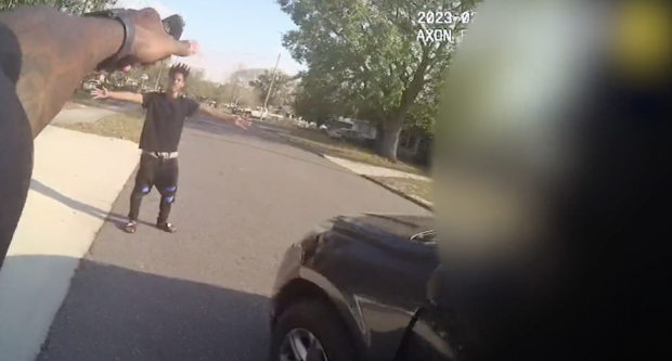 Cảnh sát phát hiện Moses ở gần nơi xảy ra các vụ giết người.