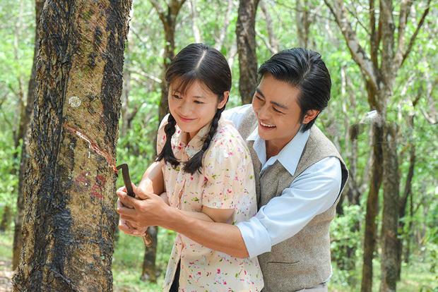 Nhật Kim Anh và Oanh Kiều đóng vai mẹ - con và cùng đi làm&nbsp;người ở trong "Tiếng sét trong mưa"