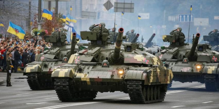 Xe tăng T-64 tại lễ duyệt binh Ngày Độc lập của Ukraine ở thủ đô Kiev hôm 24-8-2016. Ảnh: Gleb Garanich/REUTERS