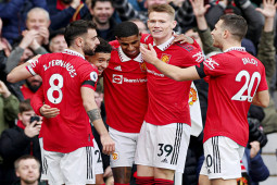 Bóng đá - Nóng Ngoại hạng Anh đổi giờ trận MU: "Quỷ đỏ" hưởng lợi đua vô địch ra sao?