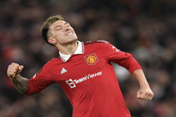 Bóng đá - SAO MU Lisandro Martinez hé lộ thói xấu, bật mí biệt danh "đồ tể"