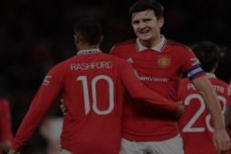 Bóng đá - MU đá chung kết League Cup: Maguire đòi nâng cúp, bị fan chê trách