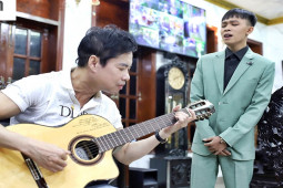 Giải trí - Ngọc Sơn tặng Hồ Văn Cường "món quà vô giá", chia sẻ đặc biệt về học trò sau 1 năm dìu dắt