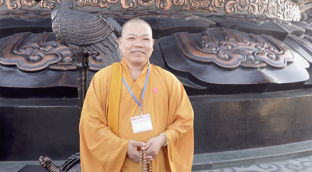 Thượng tọa Thích Chơn Phát – Trưởng ban Giáo dục Phật giáo tỉnh Bình Dương đến thăm núi Bà Đen