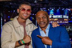 Thể thao - Ronaldo và Mike Tyson làm khán giả phấn khích, chạm mặt ở Saudi Arabia