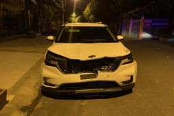 Tin tức trong ngày - Người lái ô tô quay lại nơi gây tai nạn ở Thủ Đức không nhận là tài xế