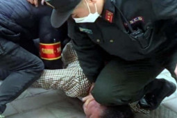 Tin tức trong ngày - Hà Nội: Ma men "tung cước" vào mặt cảnh sát 141