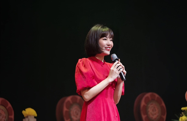 Thanh Hương&nbsp;là diễn viên của Nhà hát Kịch Hà Nội và làm cả&nbsp;MC.
