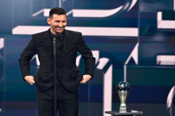 Messi ”trốn con” dẫn vợ đi nhận giải The Best: Phát biểu xúc động, cái kết bất ngờ