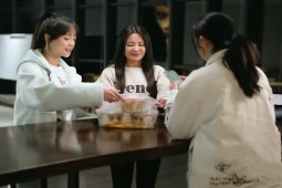 Clip hài hước - Đồng nghiệp "đa nhân cách" khiến tình chị em chắc có được bền lâu