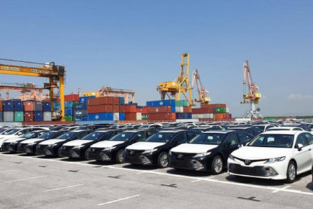 Lượng xe nhập khẩu tăng trưởng mạnh về thị trường Việt Nam