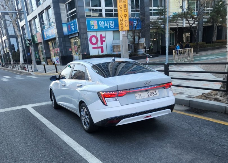 Hyundai Accent 2023 xuất hiện trên đường phố với diện mạo "lột xác" - 3