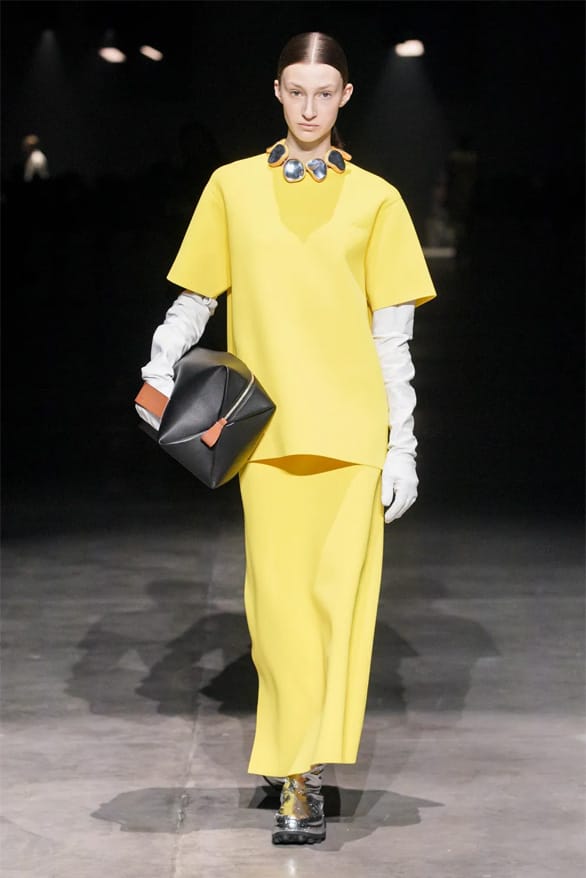 Tối giản đầy "chất nghệ" trong bộ sưu tập Jil Sander Xuân Hè 2023 - 7