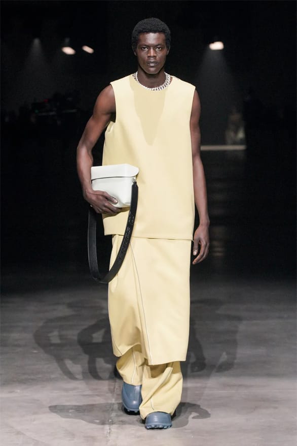 Tối giản đầy "chất nghệ" trong bộ sưu tập Jil Sander Xuân Hè 2023 - 11