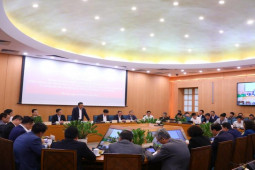 Tin Hà Nội - Chủ tịch UBND thành phố Hà Nội: Số hóa dữ liệu nhanh hơn nữa để tạo nền tảng thông minh