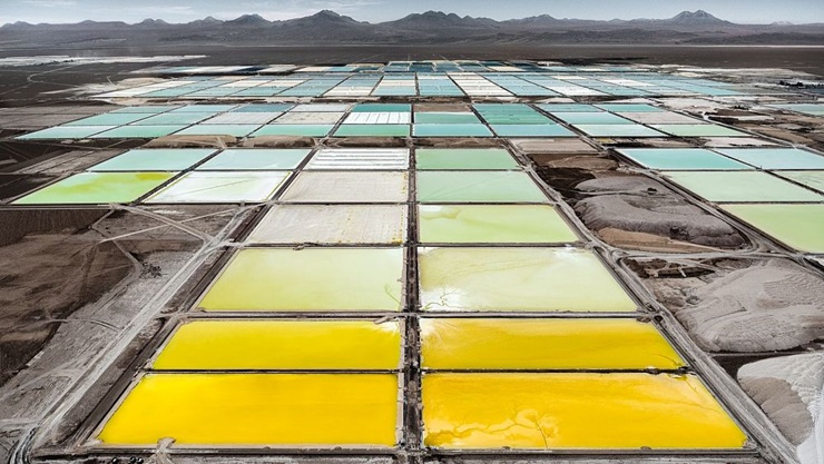 Trên thế giới, chỉ một số ít nước có nguồn tài nguyên quặng lithium, đứng đầu là Bolivia, Chile, Argentina, Trung Quốc, Úc.
