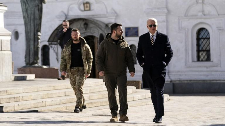 Tổng thống Biden đến thăm Kiev hồi tháng 2 vừa qua. Ảnh: Pool&nbsp;