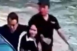 Pháp luật - Tăng án với Phó giám đốc khống chế thiếu nữ lên ô tô đưa vào khách sạn cưỡng bức