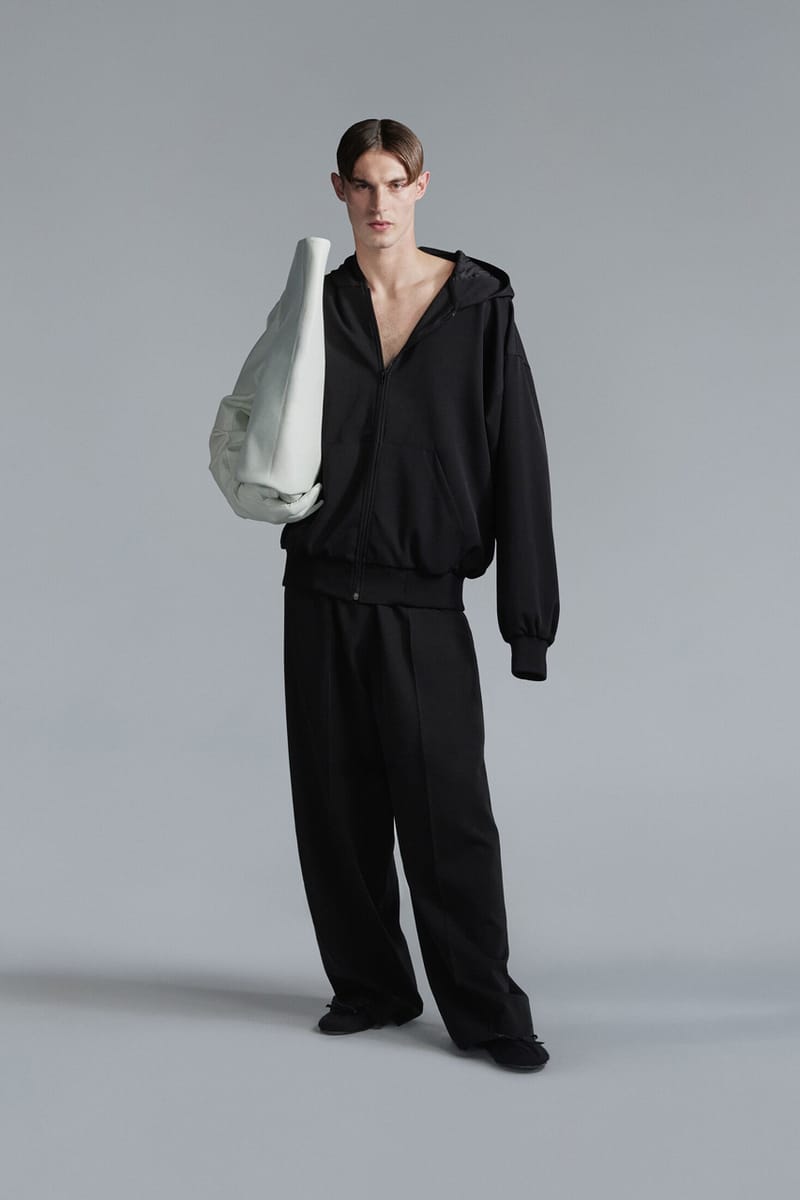 Balenciaga đưa trở lại những món đồ siêu hot cho chiến dịch mùa hè 2023 - 2