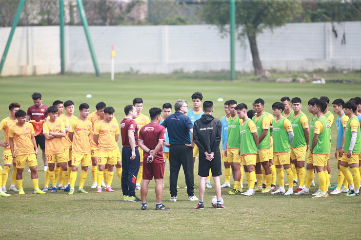 Khác với thời người tiền nhiệm Park Hang Seo, tân HLV U23 Việt Nam Philippe Troussier áp dụng thời gian tập luyện khá đặc biệt với các học trò của mình