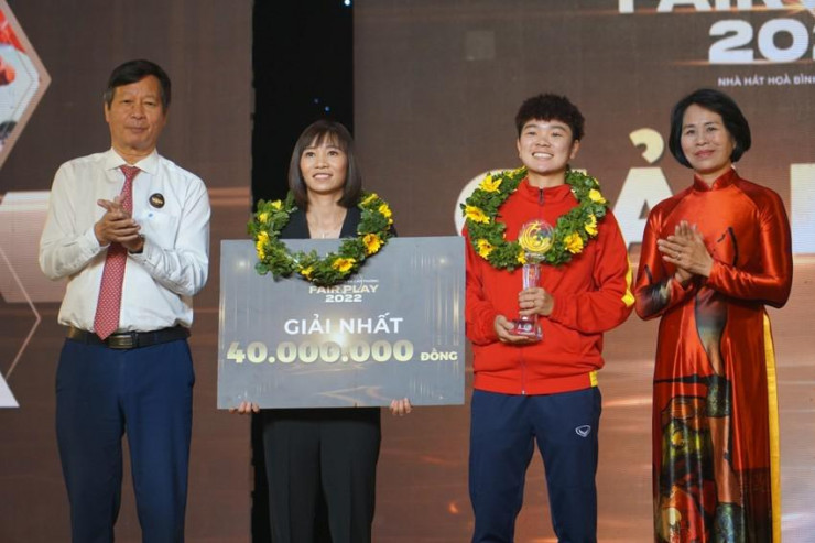 Đội tuyển nữ Việt Nam vượt qua mọi khó khăn thách thức tại vòng chung kết Asian Cup 2022 giữa mùa dịch bệnh COVID-19 đăng quang Fair Play 2022 với 591 điểm.